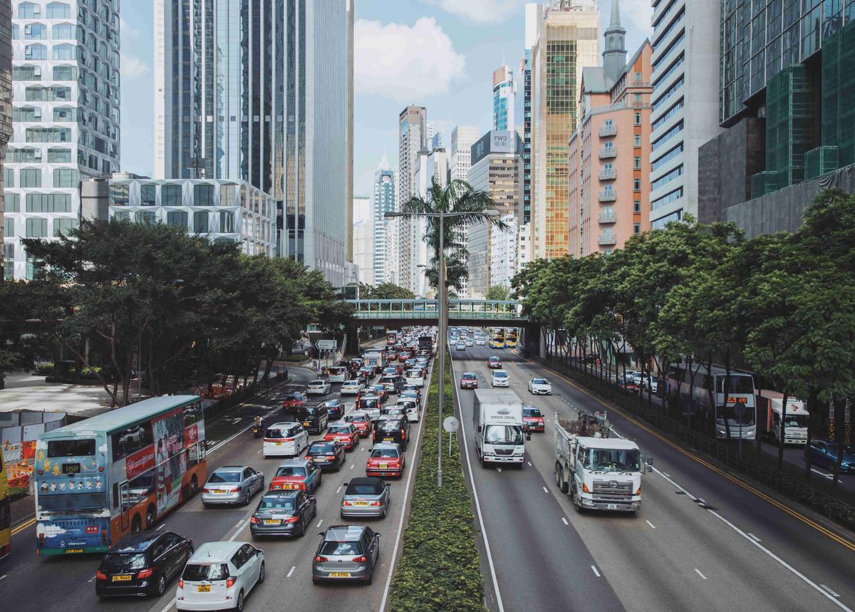 connor wang unsplash hong kong -traffic -cityscap