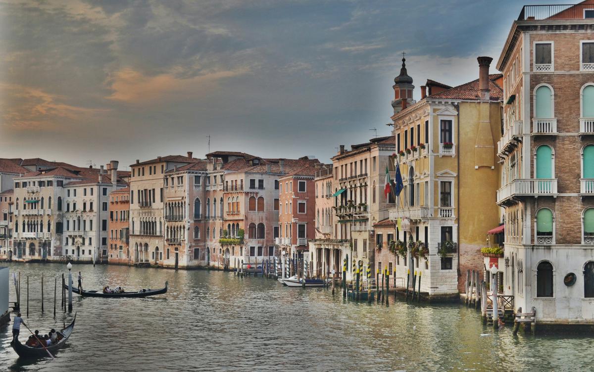 Италија-Венеција-канали-ГукХва-Јанг