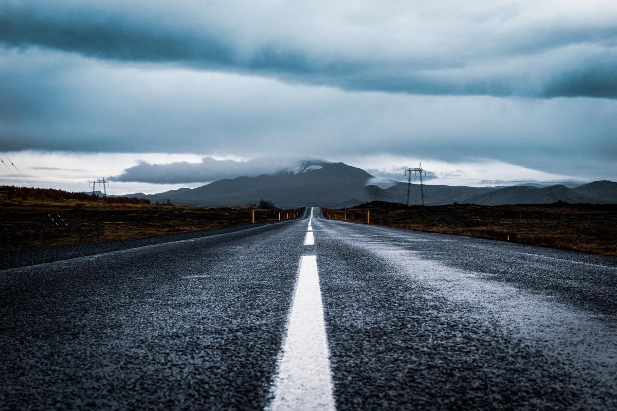 IJsland-Road-Tom-Podmore