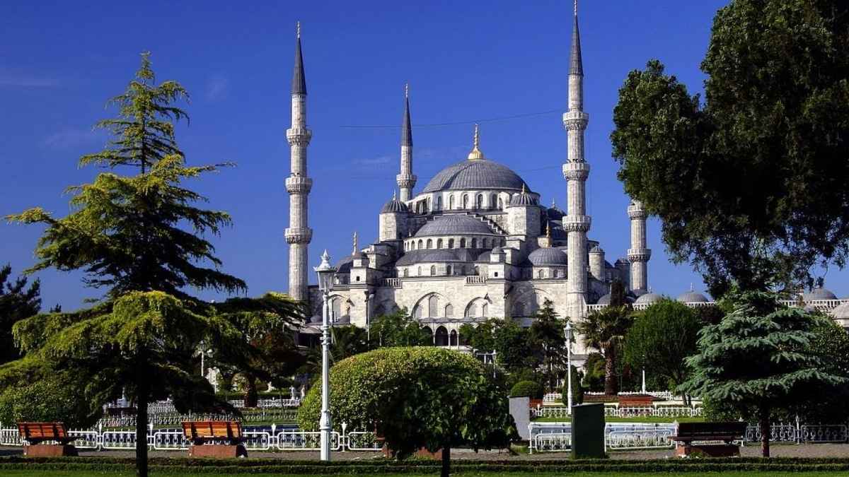 מדריך לנהיגה בטורקיה: היתר, חוקי כביש ועצות אִיוּר