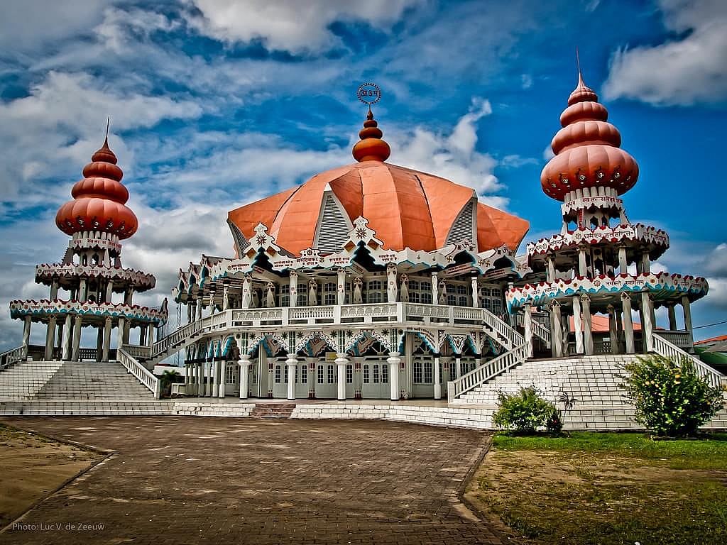 Suriname Driving Guide