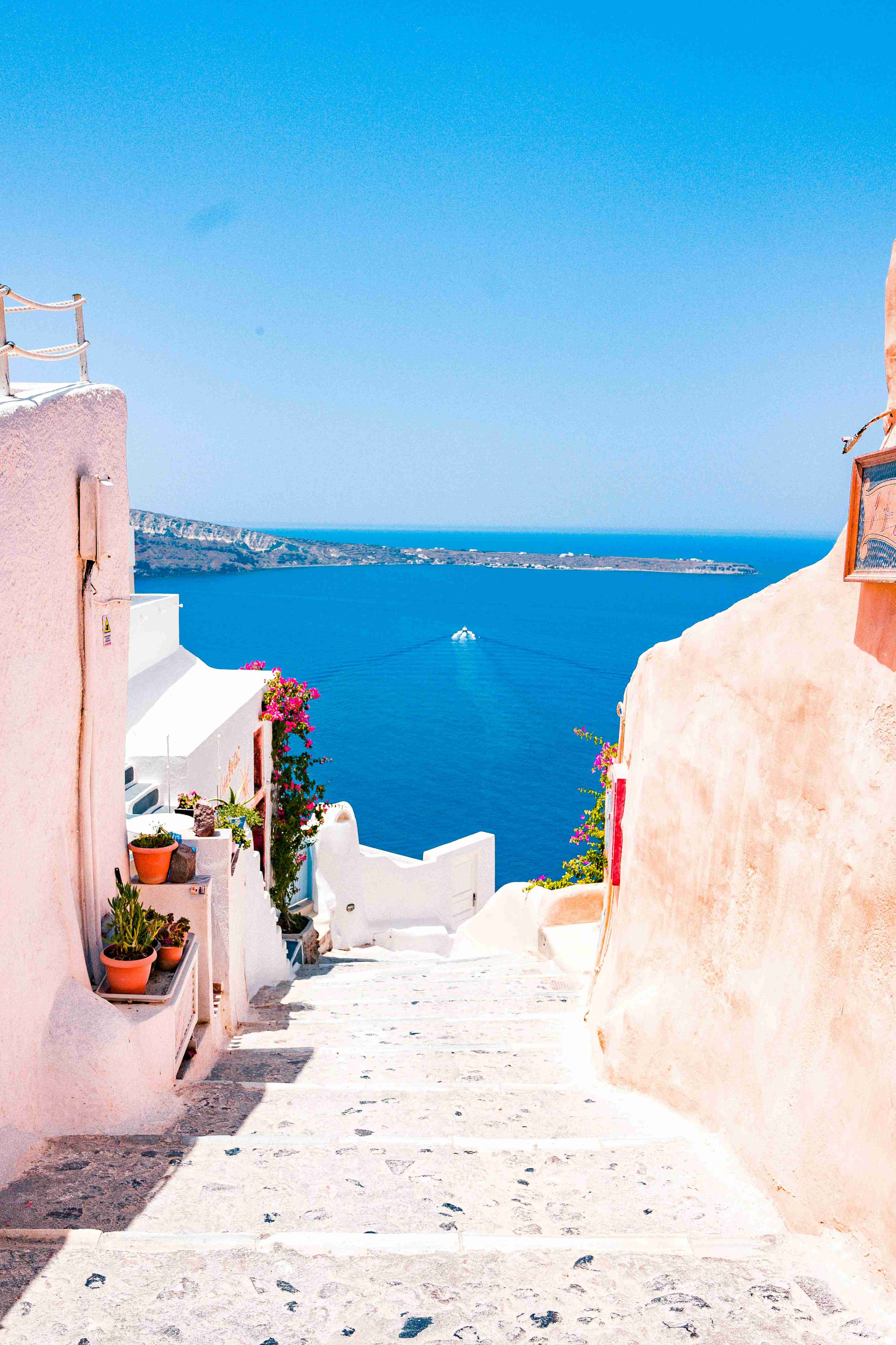 Things to Know Before Traveling to Greece: Essential Guide & Tips