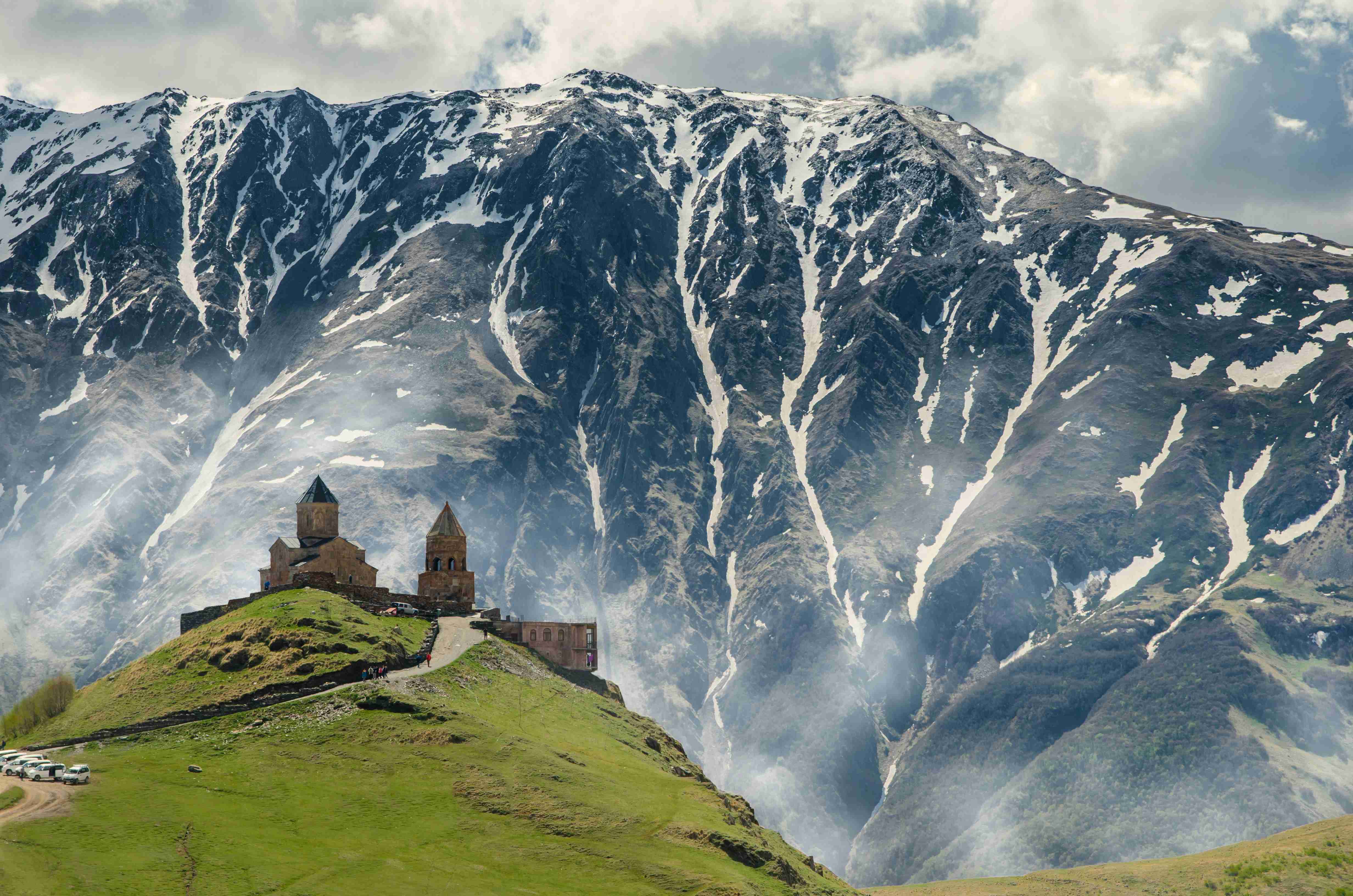 Discover Georgia: Ancient Churches and Soaring Peaks