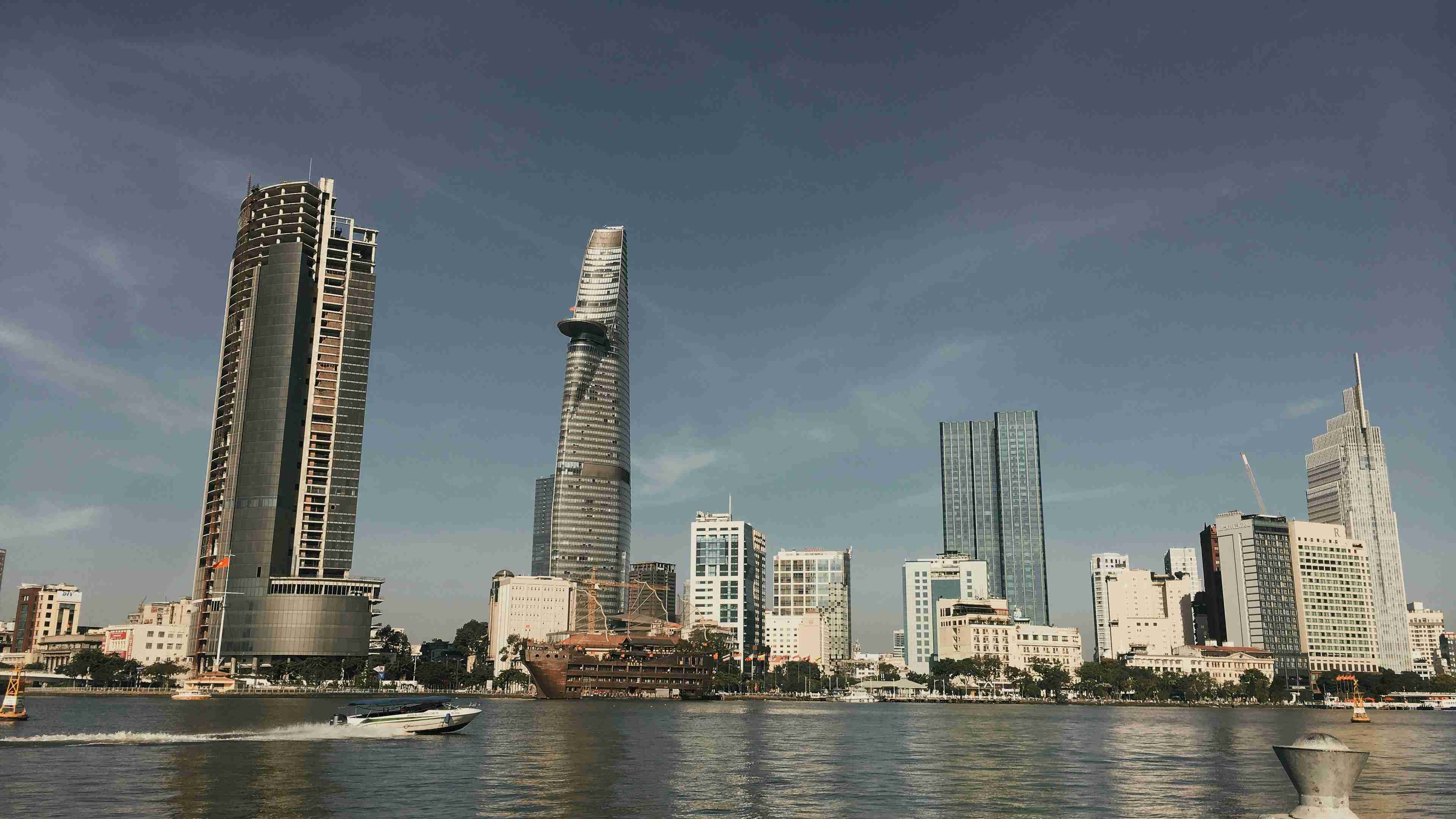 Effortless Travel: How to Get Around Using Public Transportation in Vietnam