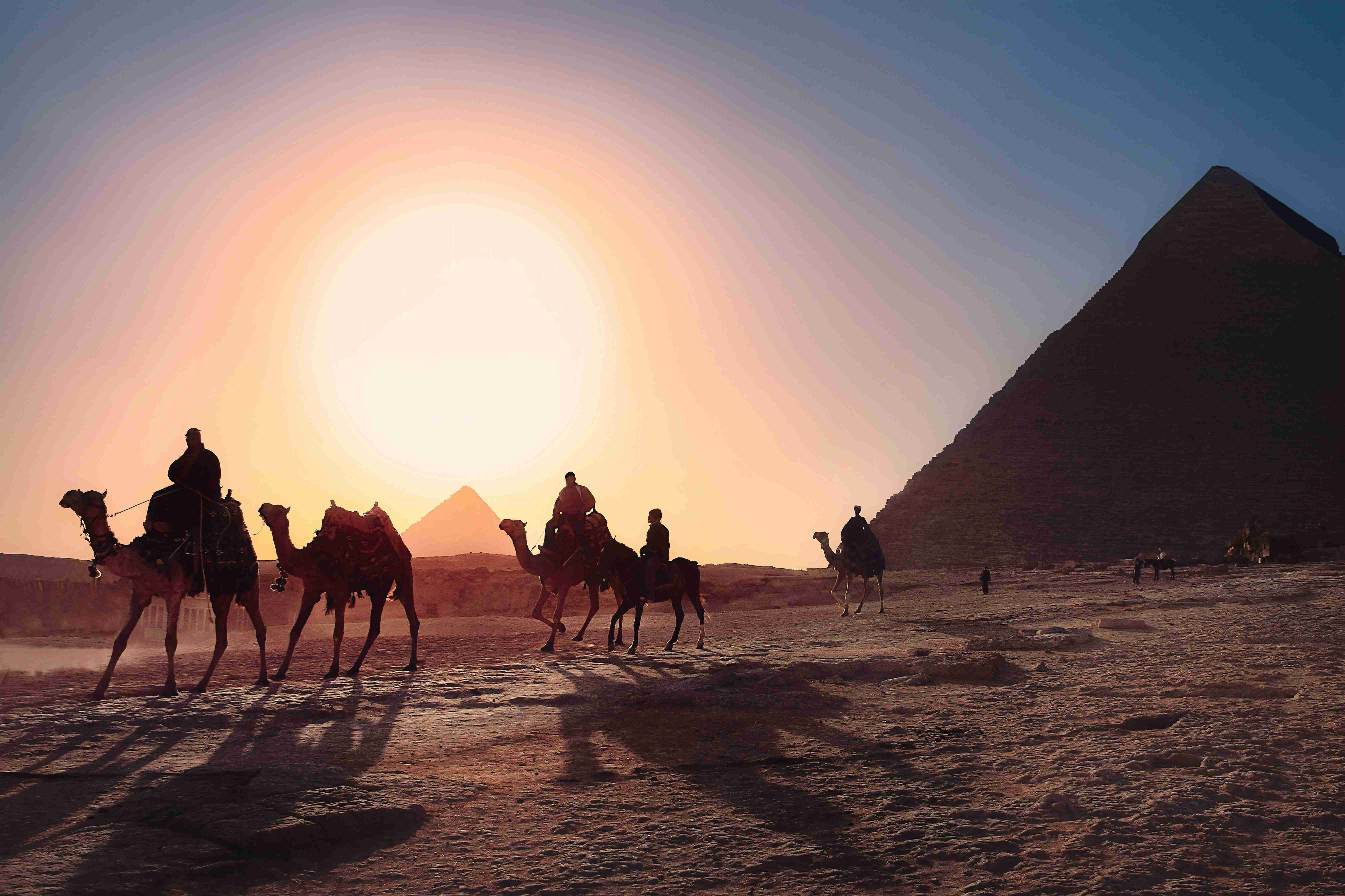 Monthly Weather Whirlwind: Finding the Best Time to Go to Egypt