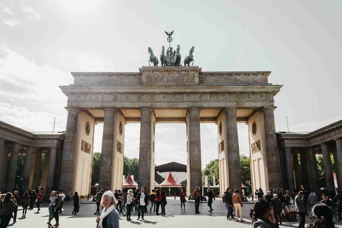 Berlin'deki Brandenburg Kapısı Plaza