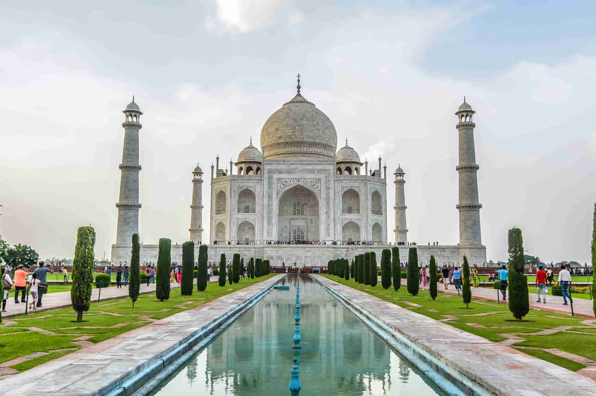 Majestic Taj Mahal and Reflective Waterways