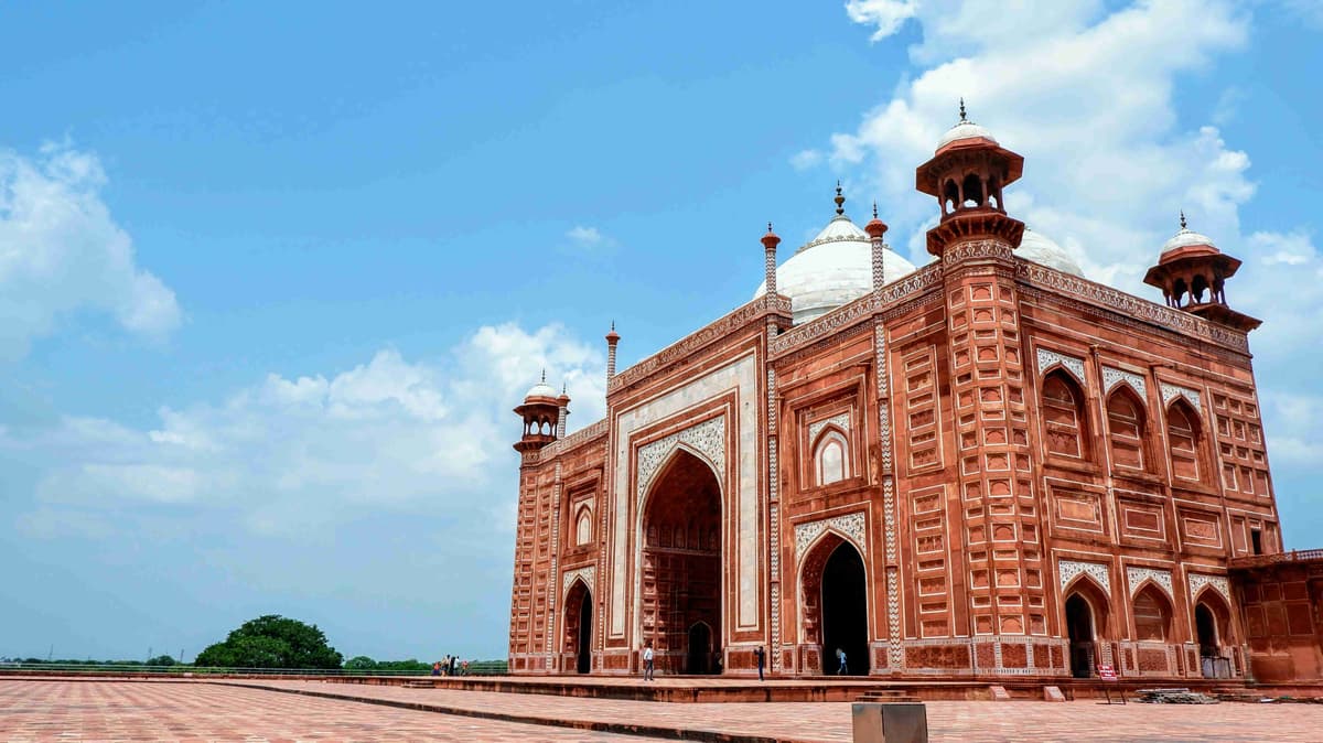 Arquitectura de la mezquita de arenisca roja Complejo Taj Mahal India