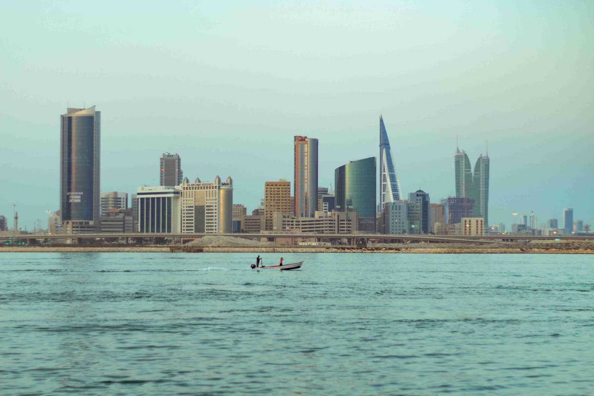 Klidné Vody A Panorama Bahrajnu