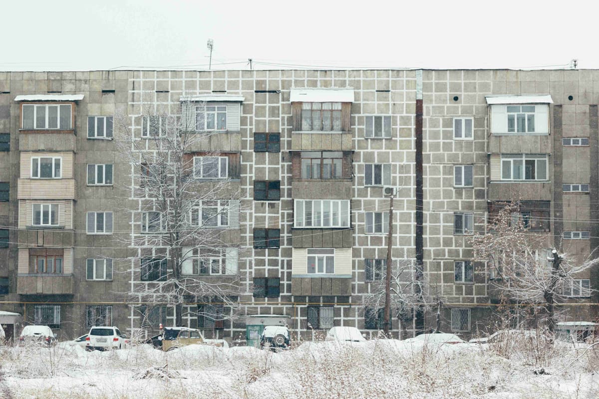 brown-concrete-building-during-daytime