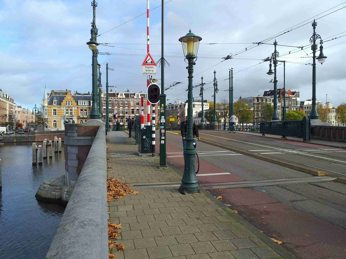 City_Canal_Bridge_with_Street_Lamps_and_Tram_Lines