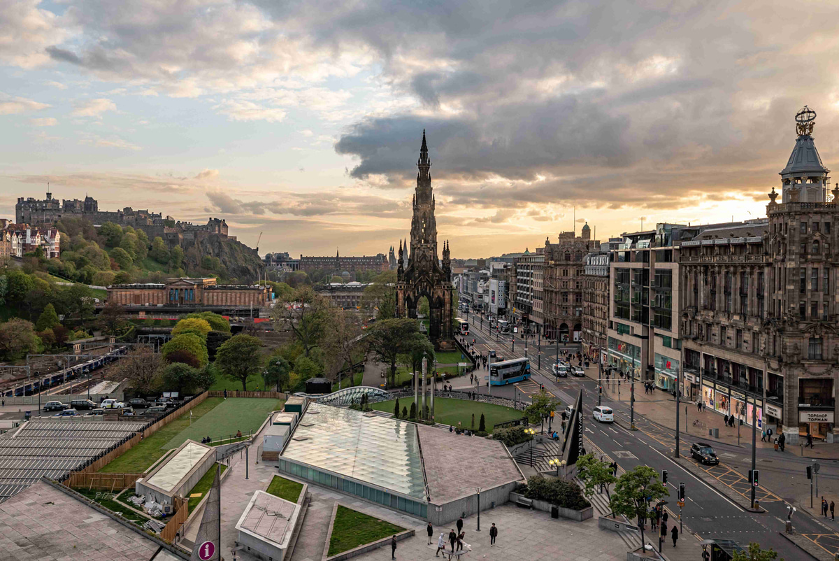 Edinburgh-United Kingdom-Downtown