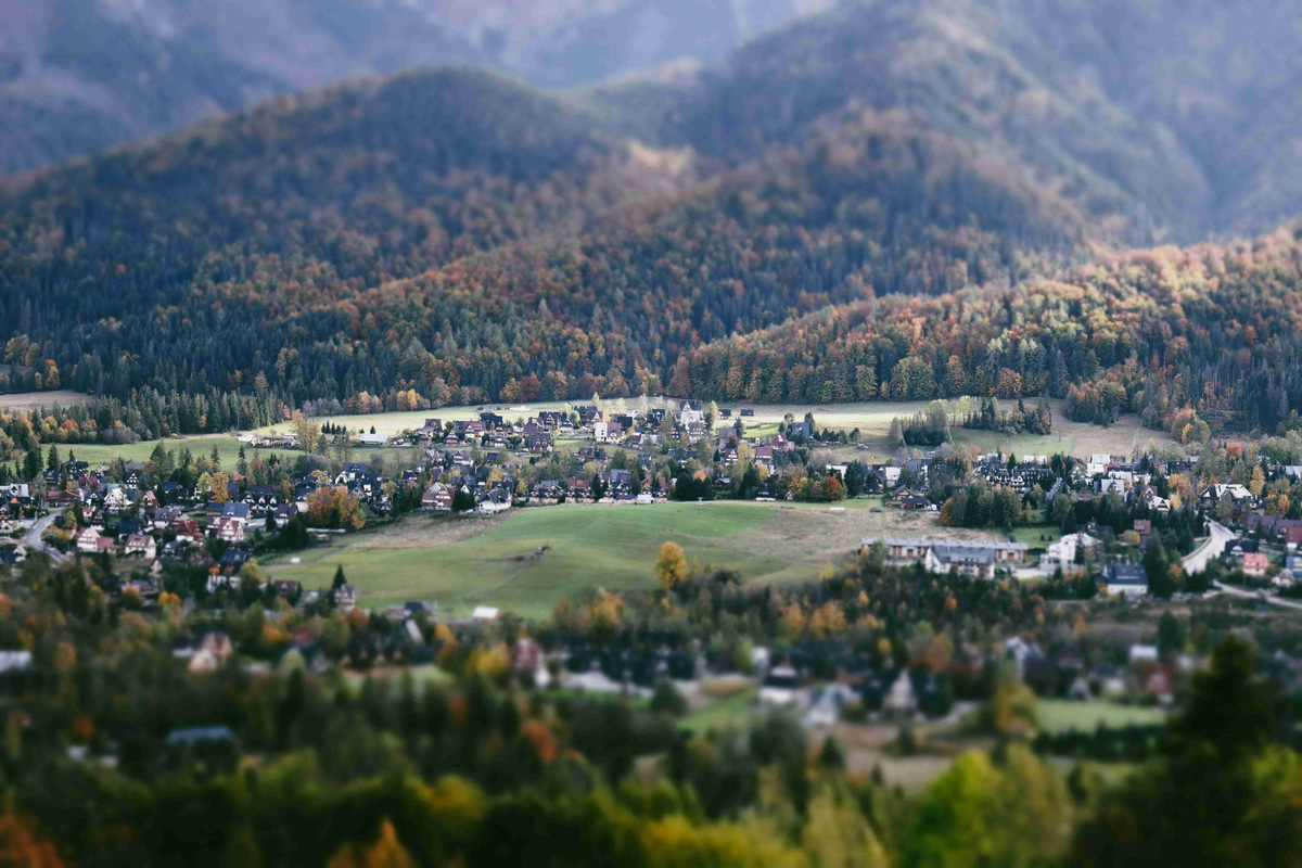 Miniature_Effect_Mountain_Village_Autumn