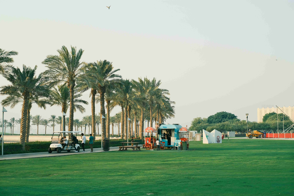 Palm_Lined_Park_with_Food_Truck