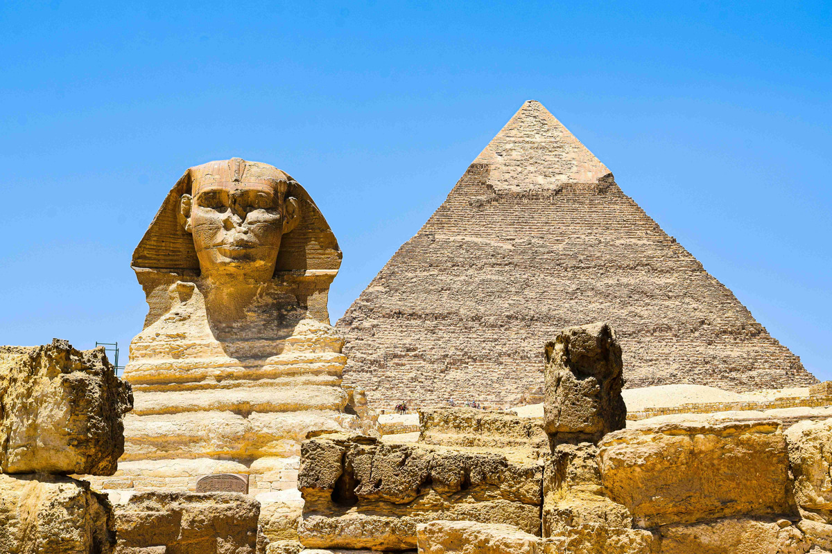 Sphinx_and_Great_Pyramid_Giza_Egypt