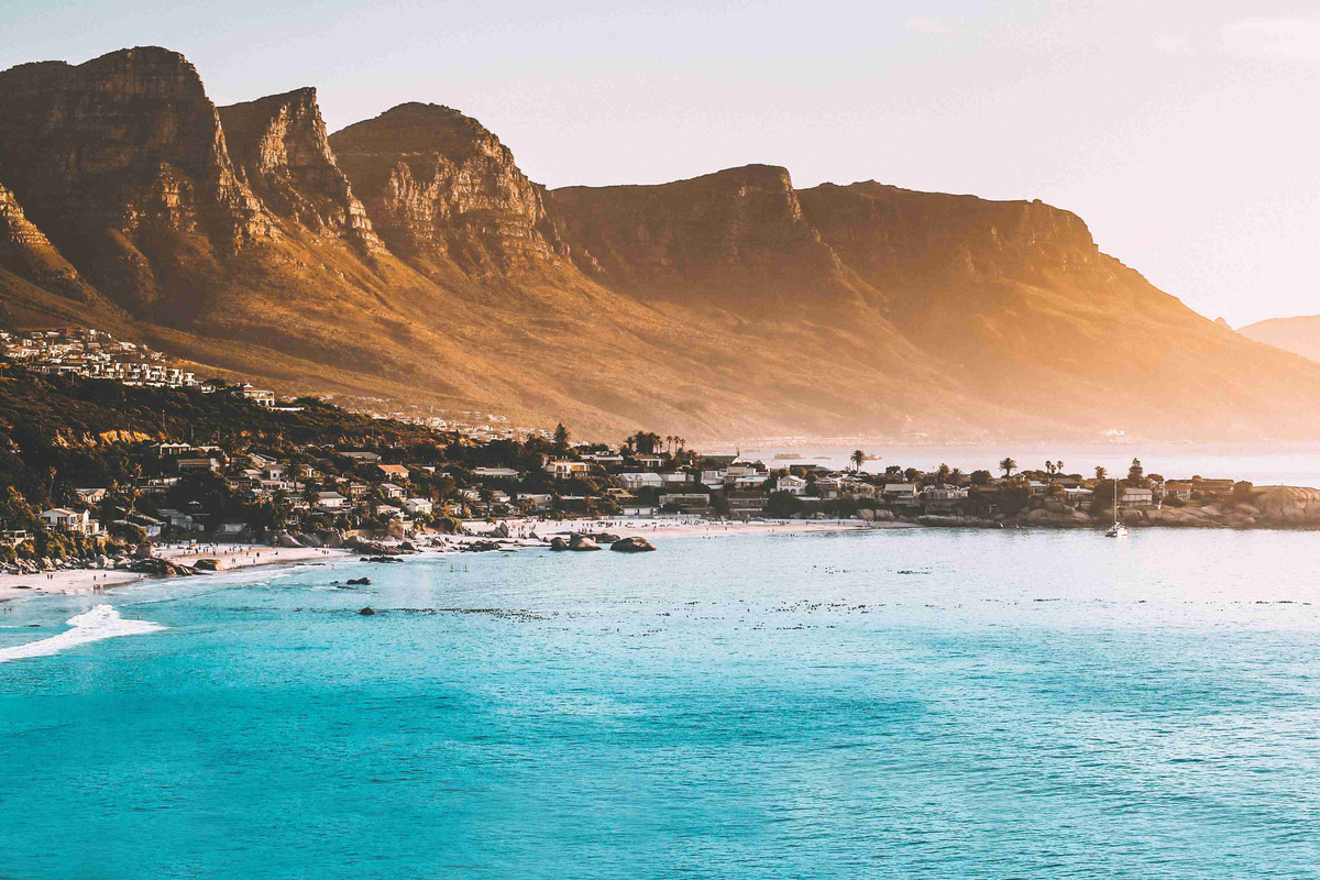 Sunset_Over_Camps_Bay_and_Twelve_Apostles_Cape_Town
