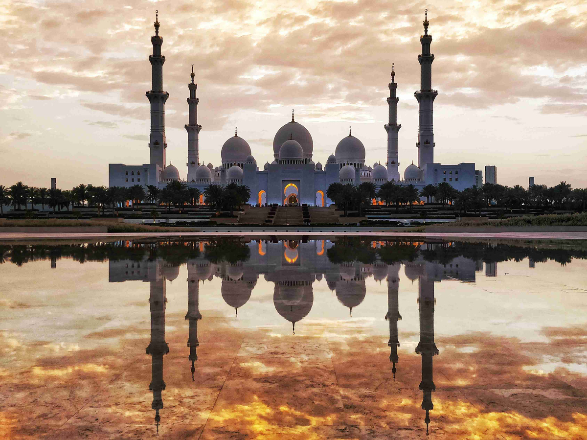 Sunset_Reflections_at_Grand_Mosque