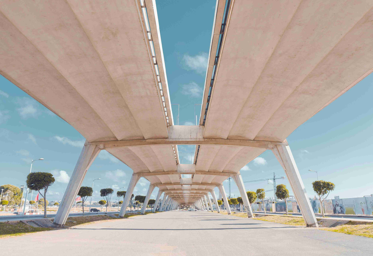 Symmetrical_Underpass_Architecture