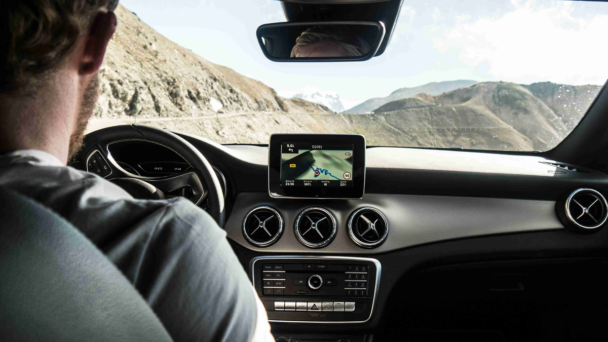 driving-in-mountains-with-gps