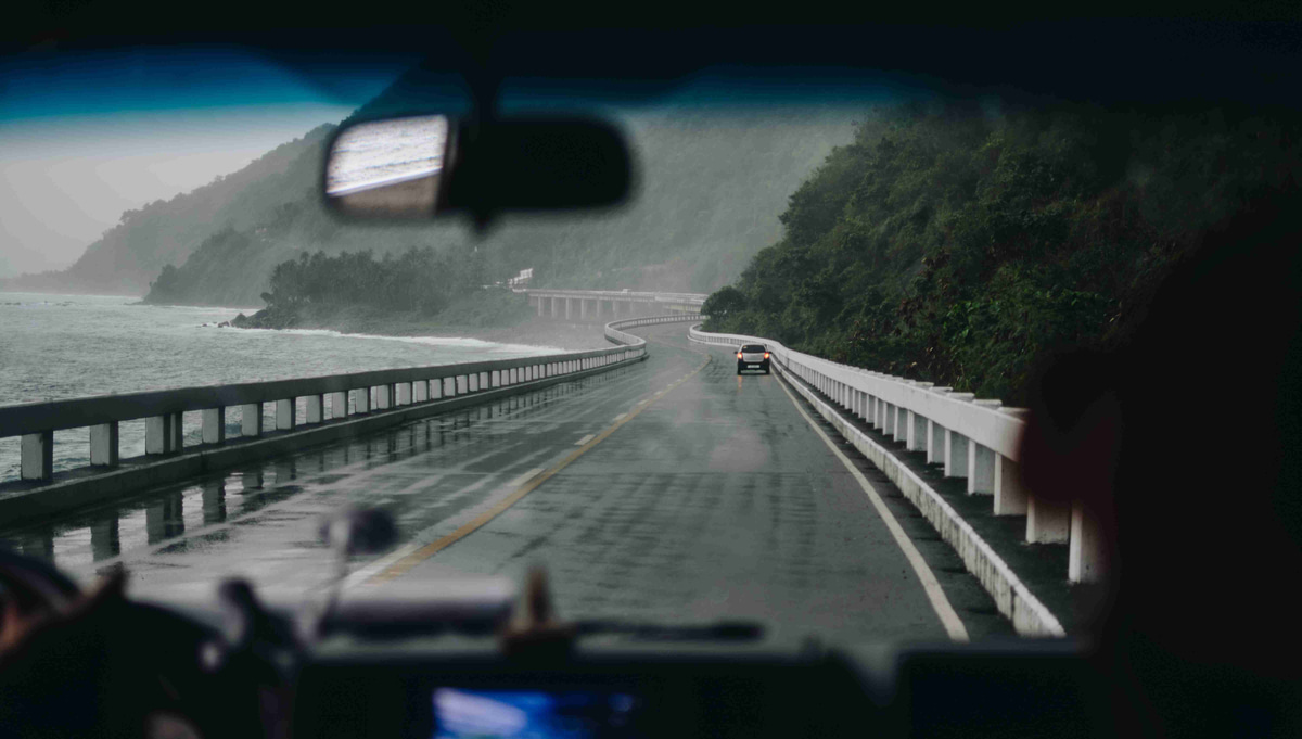 jose-fontano-Coastal-Road-Rainy-Drive-unsplash