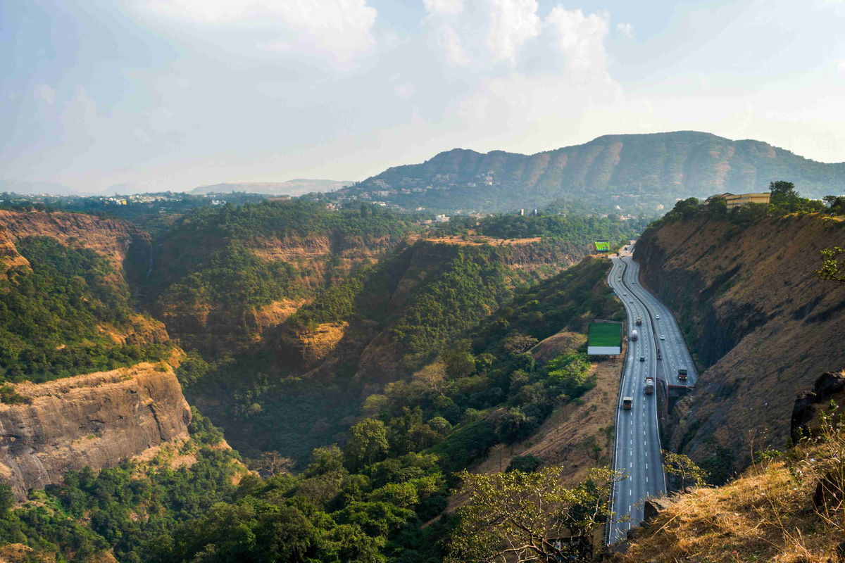 Mountain-Highway-View