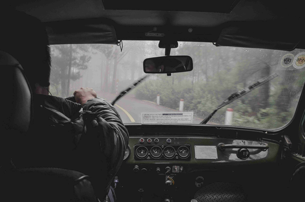 Driving-in-Foggy-Weather