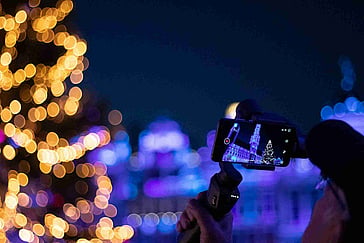Dazzle and Drive: Your Ultimate Guide to Holiday Light Shows You Can Drive Through