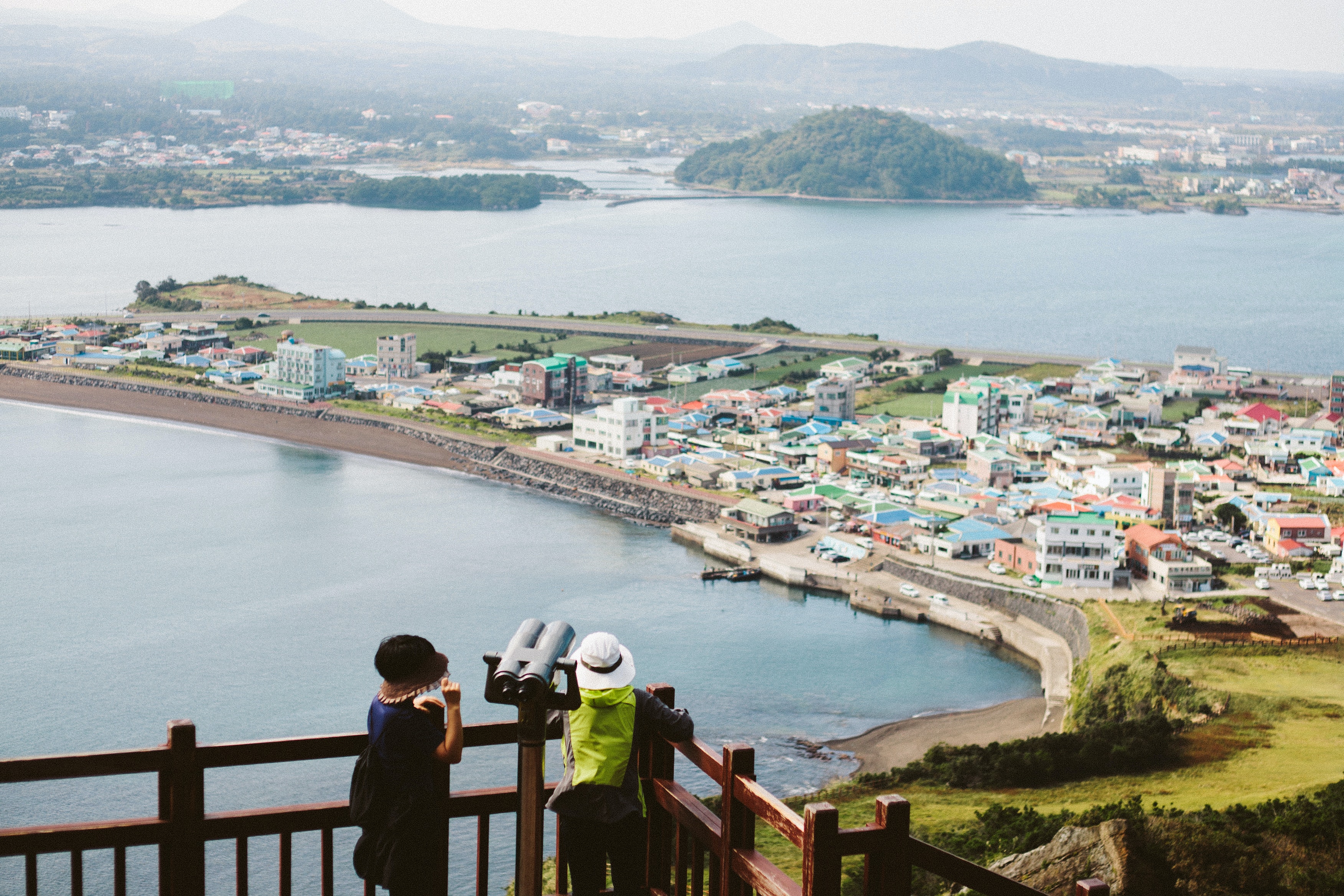 Seongsan Ilchulbong é Um Ponto Turístico Que Turistas Gostam De